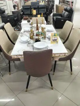 Cicilan Meja Makan 6 Kursi Bunga Rendah