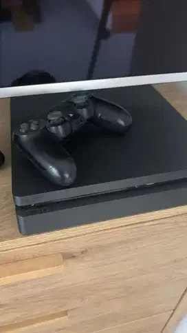 PLAYSTATION 4 SLIM 1 TB PS4 SLIM 2 STICK