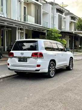 TERMURAH CASH Dijual Land Cruiser VX200 Diesel 2011 Facelift TERMURAH