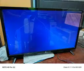 Di jual TV masi hidup dua dua nya minus di layar LG 32 Inc Sharp 22