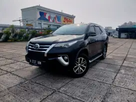 Toyota Fortuner VRZ 2016 at diesel low km
