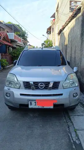 Dijual Nissan xtrail 2009