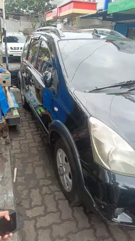 Dijual Nissan livina xgear