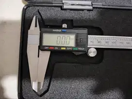 Digital Caliper KRISBOW 300 mm (1 pc) — COD Cikarang