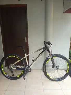 Sepeda MTB polygon xtrada 6 size M 27,5 spek upgrade