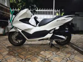 Honda PCX Putih 2023 ABS