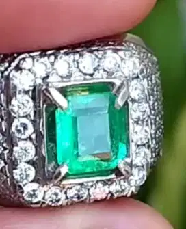 Natural zamrud Emerald Beryl Colombia Minor 1.48 ct.memo GRI + CGL