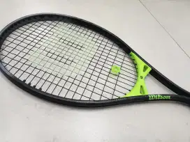 [Newbie Friendly] Raket Tenis Wilson Aggressor – Lebih Besar & Panjang
