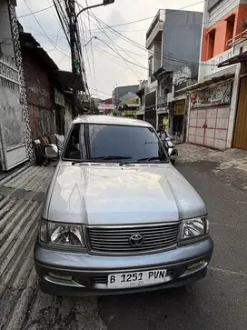 Toyota kijang krista 2002 MT orsinil pajak baru