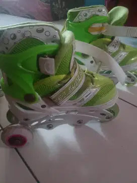 Sepatu roda anak