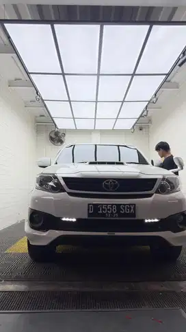 Fortuner VNT TRD 2.5 AT 2014 Last Edition (Housing Stop Lamp Hitam)