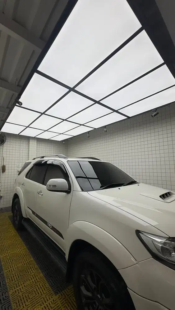 Fortuner VNT TRD 2.5 AT 2014 Last Edition (Housing Stop Lamp Hitam)