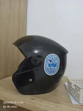 Helm bekas layak pakai