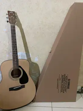 Guitar Yamaha F310 Free capo masih baru