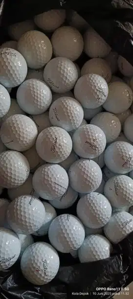 Dijual bola golf TITLEIST
