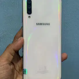 samsung a70 6/128 white
