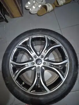 Ban Bridgestone Dueler 245/50 R20