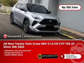 [ LOW KM ] Toyota Yaris Cross HEV S 1.5 GR CVT TSS AT Silver 2023/2024