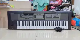 Keyboard Roland E-09 Normal Bagus
