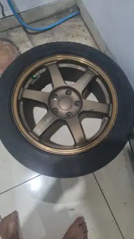 Velg TE37 R17 plus ban dunlop 215/55 R17