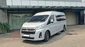 Km30rb toyota hiace premio 2.8 diesel manual 2023 silver