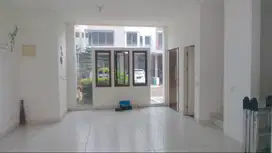 Dijual Rumah Bagus Siap Huni di Cluster Alamanda JGC, Jakarta Timur
