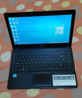 Laptop acer Z1402 celeron  2957U