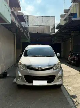 Veloz 1.5 automatic Tahun 2015 odo cuma 90rb