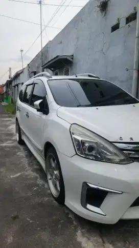 Dijual Nissan Grand Livina HWS 2013 Putih, Full Aksesori, Siap Pakai!