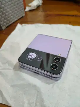 Jual atau tt samsung z flip 4