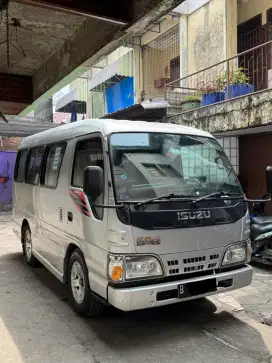 Istimewa Isuzu ELF short minibus Tahun 2017 14 seat