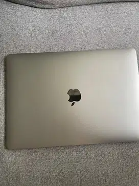 Macbook pro 2017 256 gb , Deskripsi