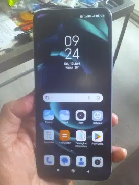 Redmi 12 ram 8+4/256 normal.