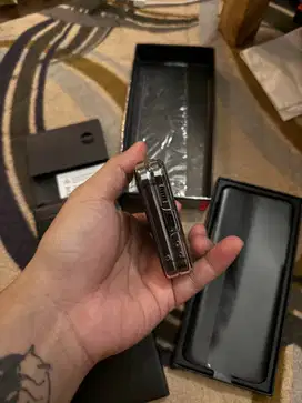 SAMSUNG Z FLIP 5 8gb/512gb bekas tapi masih BAGUS!