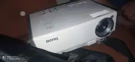 Proyektor benqq