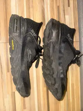 Skechers Slip On Good Year Max Protect