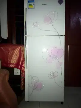 Kulkas 2 pintu Putih Freezer Lemari Es Aqua LG Sharp Samsung Sanken