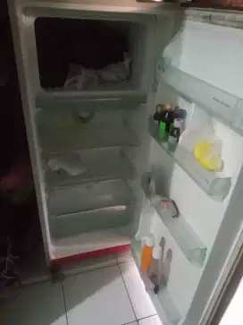 Service kulkas dan mesin cuci