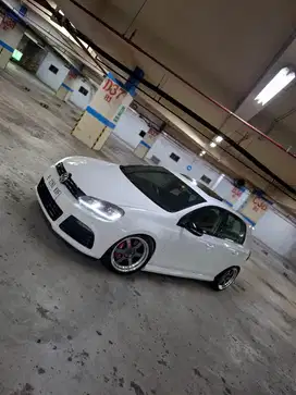 Volkswagen Golf 2010 Bensin