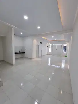 Rumah 2 lt Semi Furnished di Pegangsaan Dua KG Jakut Th
