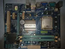 Mainboard Gigabyte lga 775 dan processor core 2 quad q8400