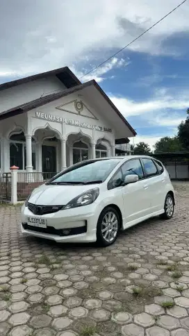 Bismillaah... Dijual jazz RS metic tahun 2014