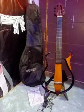 Yamaha silent SLG130NW original