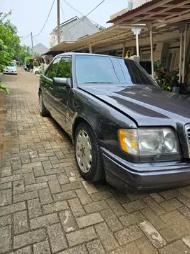 Mercedes Benz W124 300E AT 1989 (Boxer)