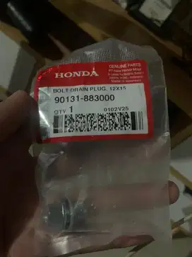 Baut tutup oli bawah tap oli pcx adv genio vario beat scoopy