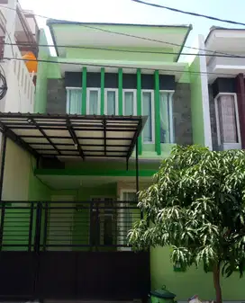 Disewakan rumah 2 lantai siap huni Lokasi Green Semanggi Mangrove