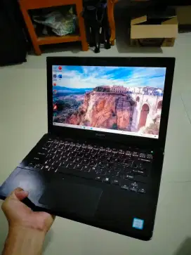 Laptop core i5 kyboard nyala