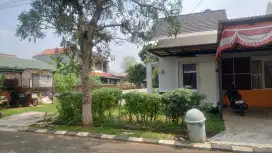 Disewakan/dijual Rumah Cluster di Mampang. Bebas Banjir, Asri & Aman