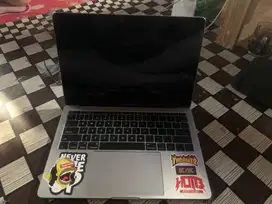 Macbook Pro 2017 A1708 Pre Loved