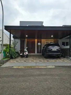 Dijual Cepat Rumah dekat Mall, Rumah Sakit Emc dan Sekolah Sampoerna
